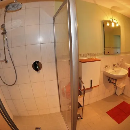 Bauernhof Gfraser Farm stay *
